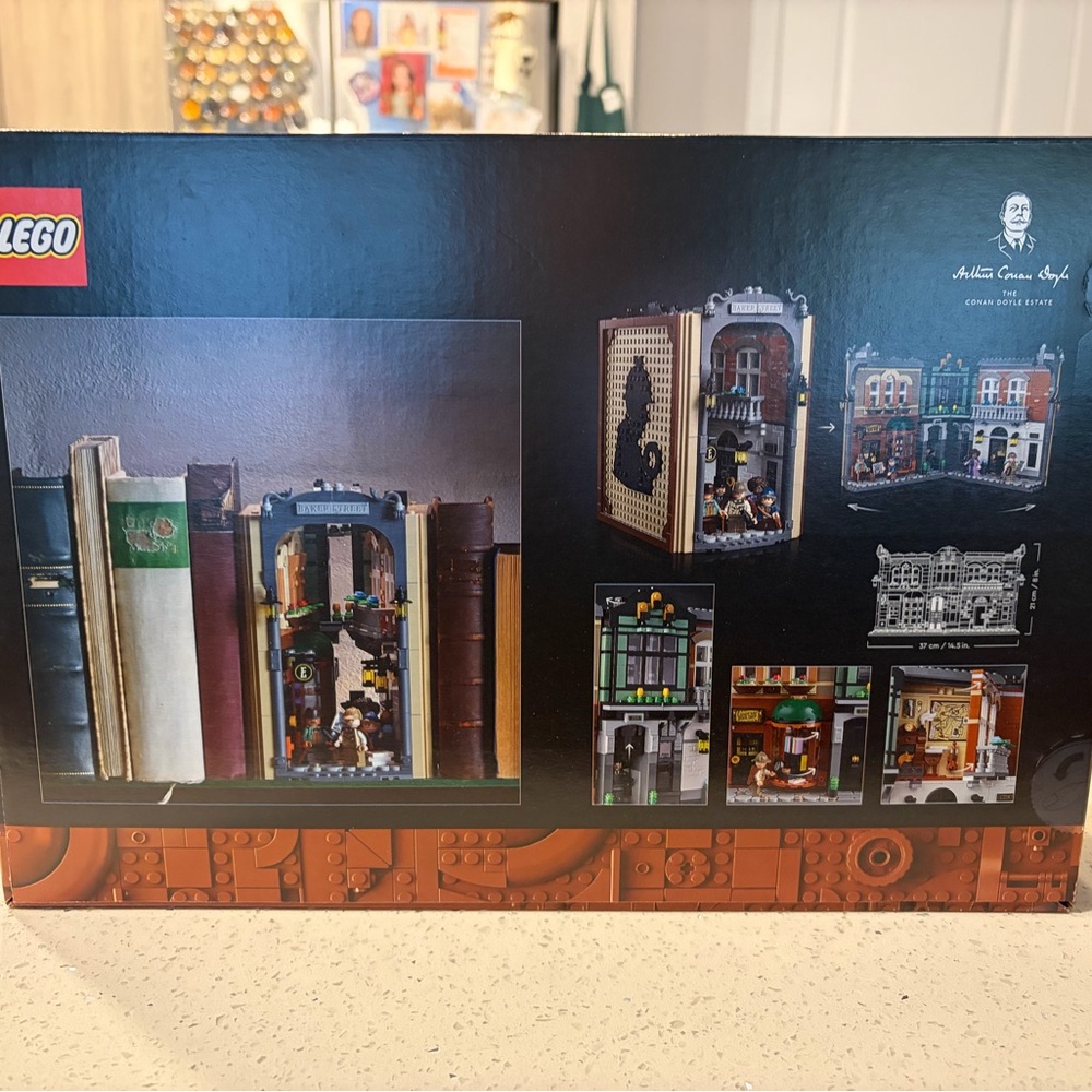 NIB Sealed LEGO Sherlock Holmes Book Nook Set